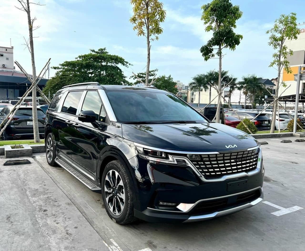 Kia Carnival minivan used for Driver Phú Quốc transfers
